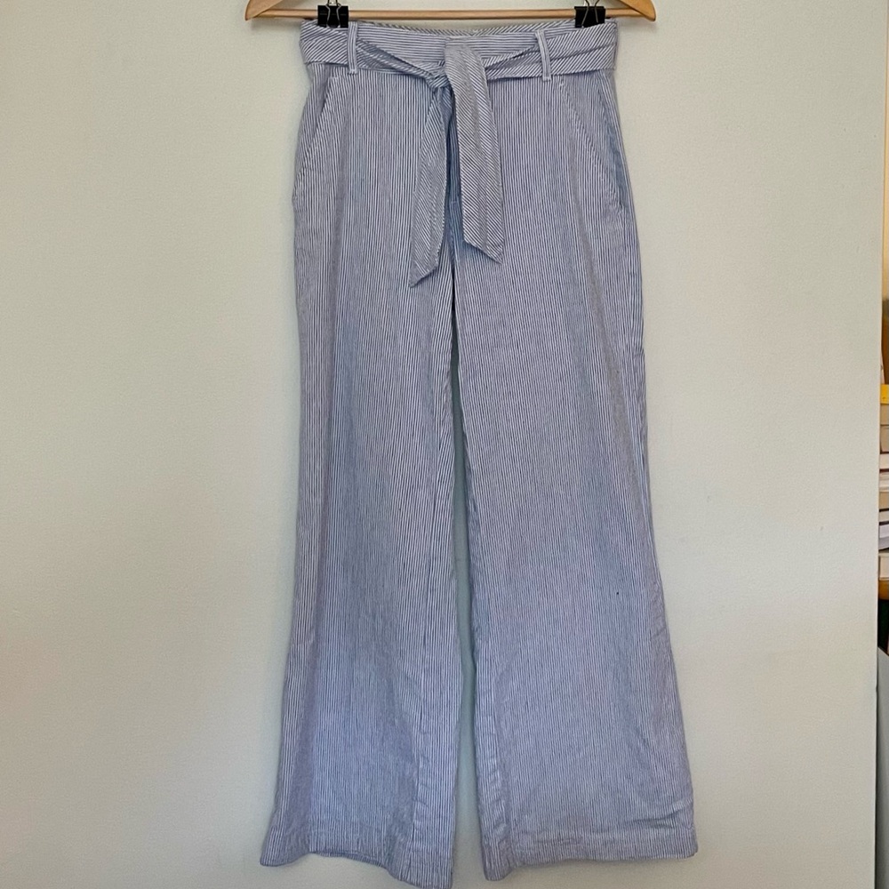 Gap size 0 high waist, wide leg, blue & white striped pants with belt
